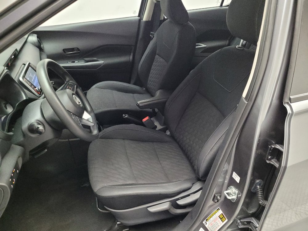 Used 2022 Nissan Kicks S image 17