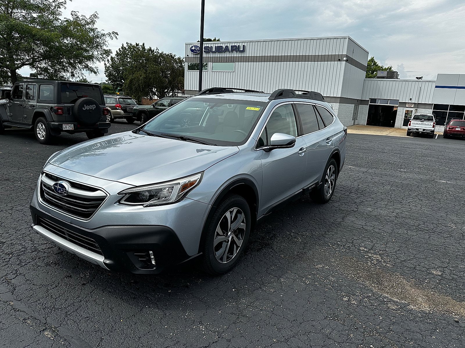 Used 2021 Subaru Outback Limited w/ Popular Package #2 AWD/4WD image 7