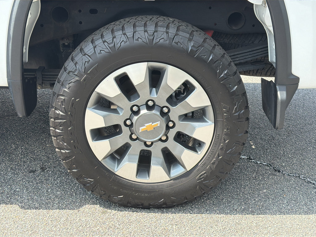 Used 2025 Chevrolet Silverado 2500 Custom AWD/4WD image 38