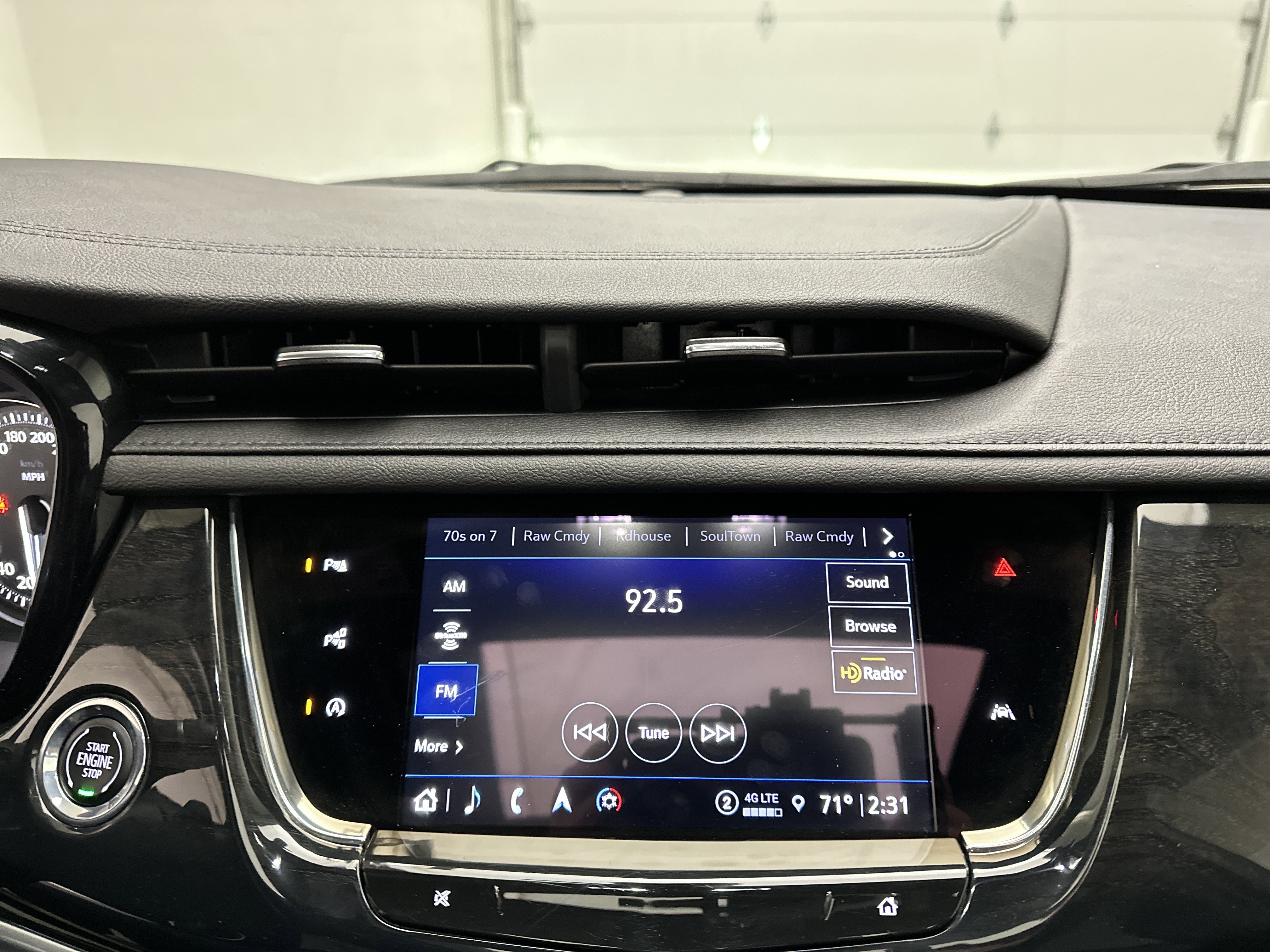 Used 2024 Cadillac XT6 Premium Luxury w/ Technology Package image 35