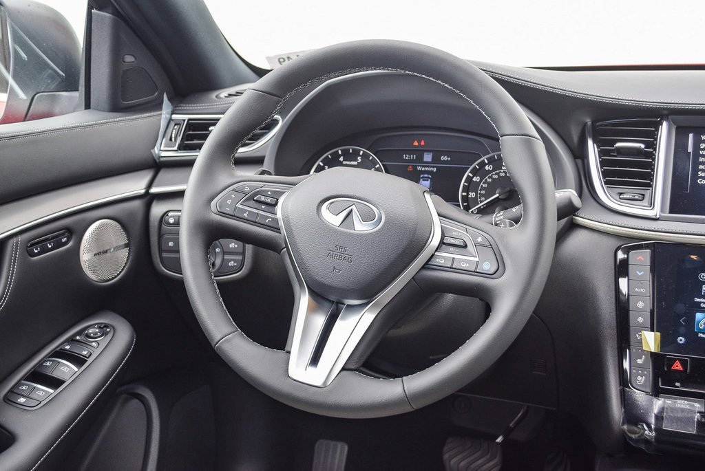 Used 2024 INFINITI QX55 Essential image 14