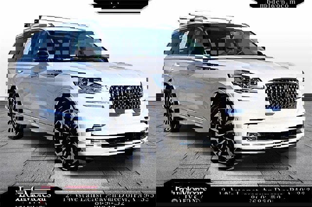 Used 2023 Lincoln Aviator Black Label Grand Touring w/ Class IV Trailer Tow Package image 1