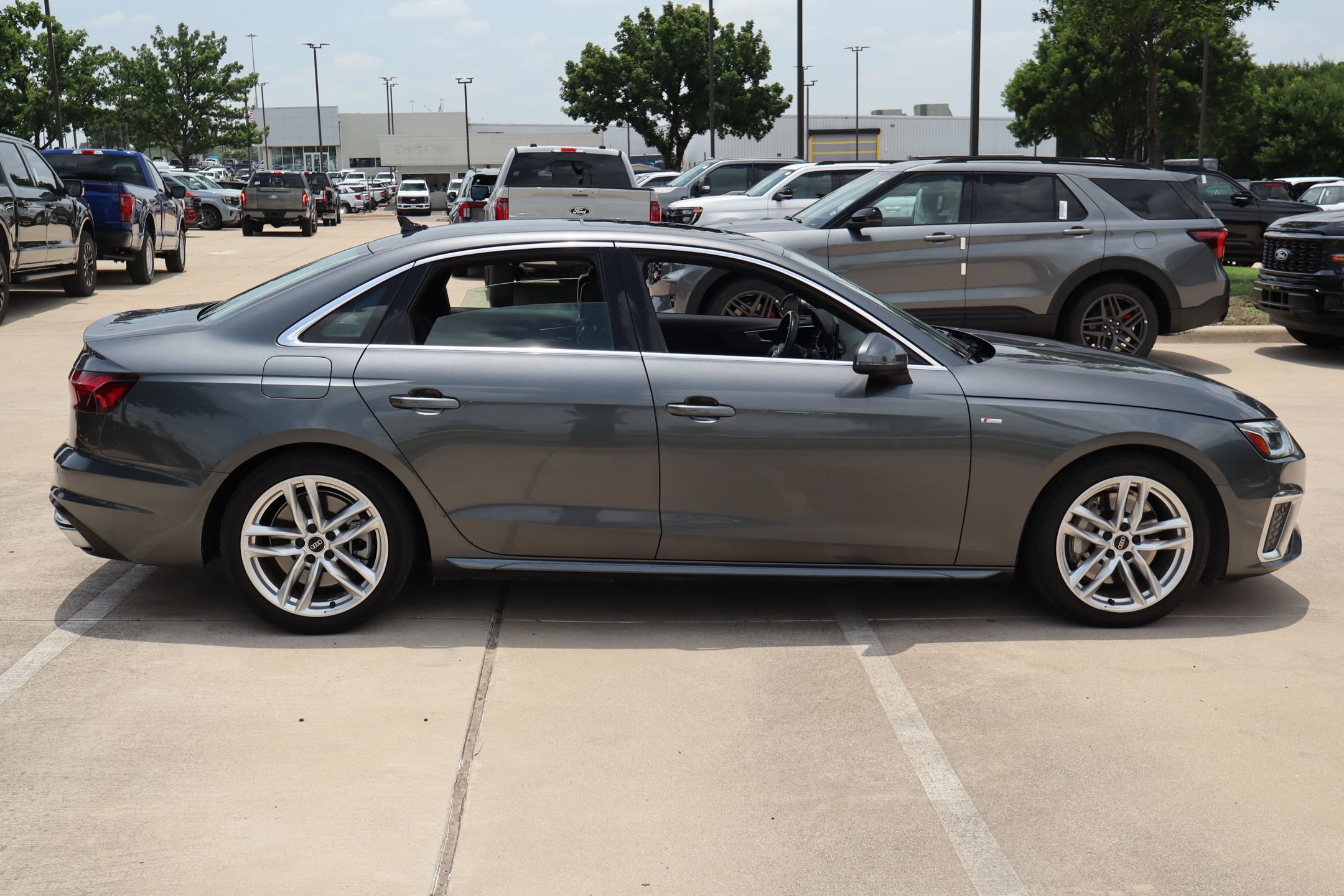 Used 2023 Audi A4 2.0T Premium Plus AWD/4WD image 2