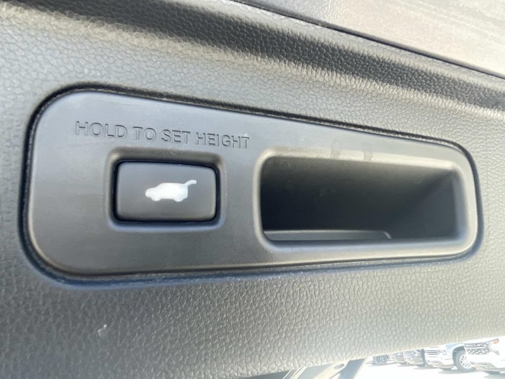 Used 2025 Honda Pilot EX-L image 9