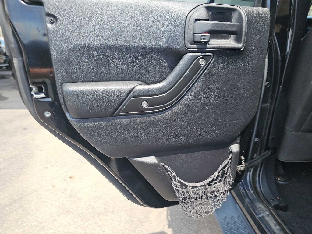 Used 2014 Jeep Wrangler Unlimited Rubicon w/ Connectivity Group image 47