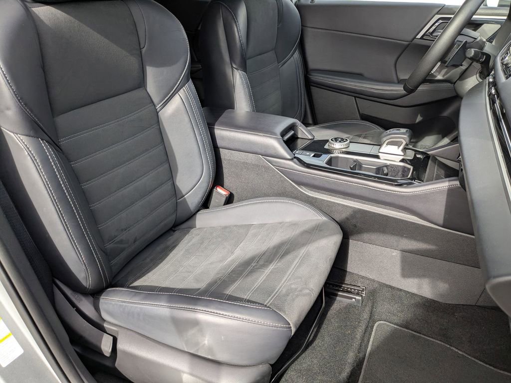 Used 2025 Mitsubishi Outlander SE image 35