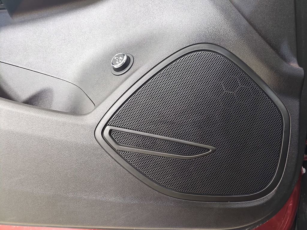 Used 2023 Buick Envision Essence image 34