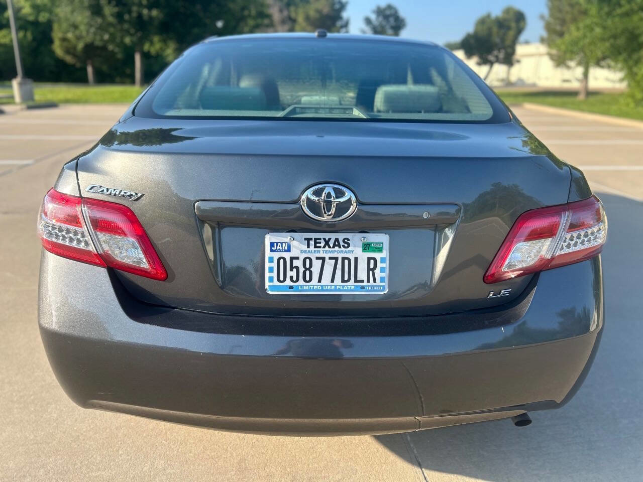 Used 2011 Toyota Camry LE FWD image 7