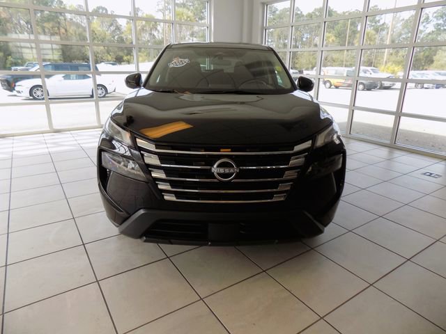 Used 2025 Nissan Rogue SV image 2