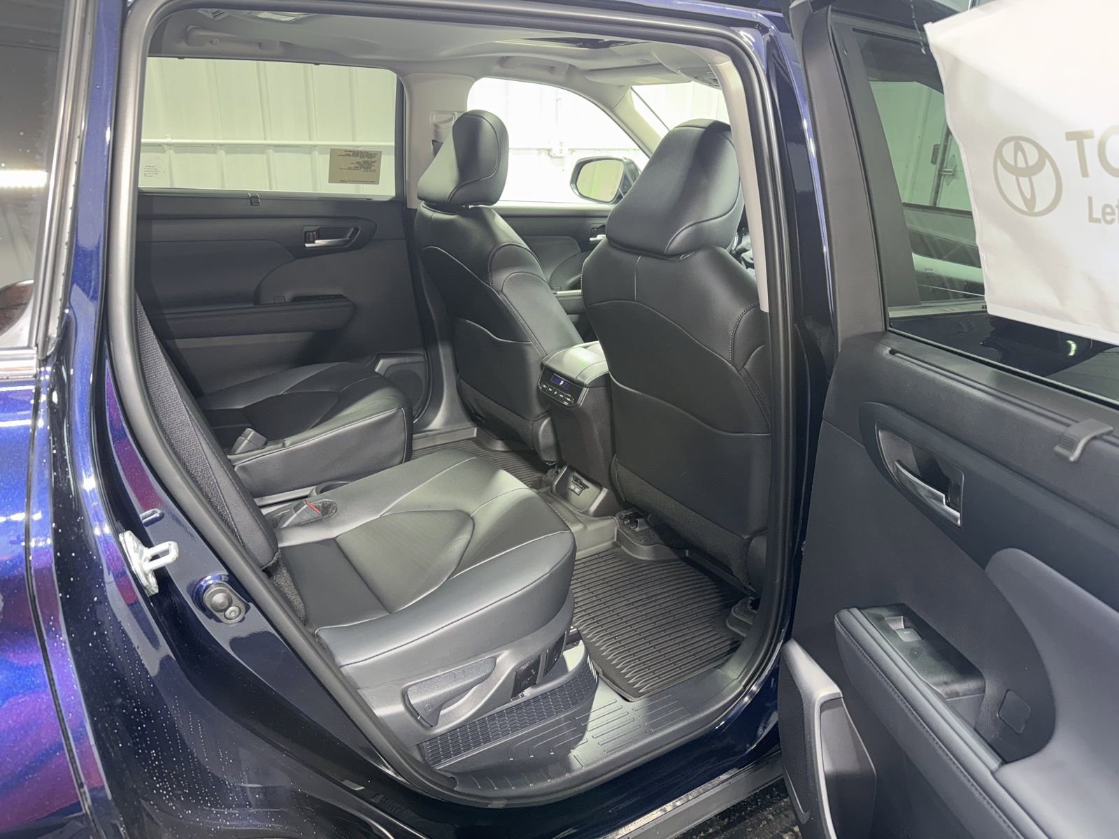 New 2026 Toyota Highlander XLE image 13