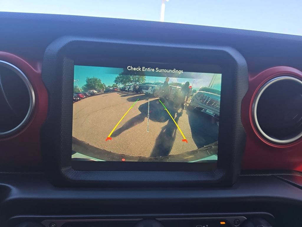 Used 2023 Jeep Wrangler Unlimited Rubicon w/ Cold Weather Group AWD/4WD image 24