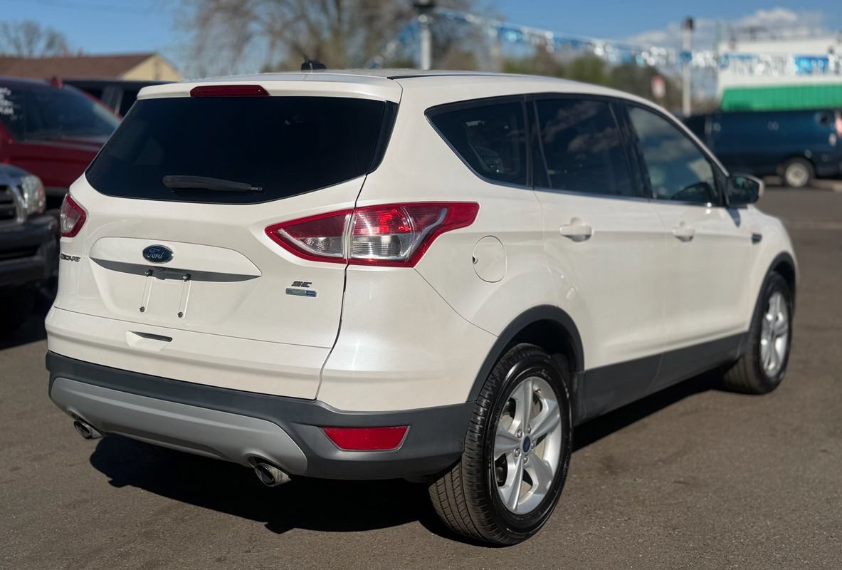 Used 2016 Ford Escape SE AWD/4WD image 2