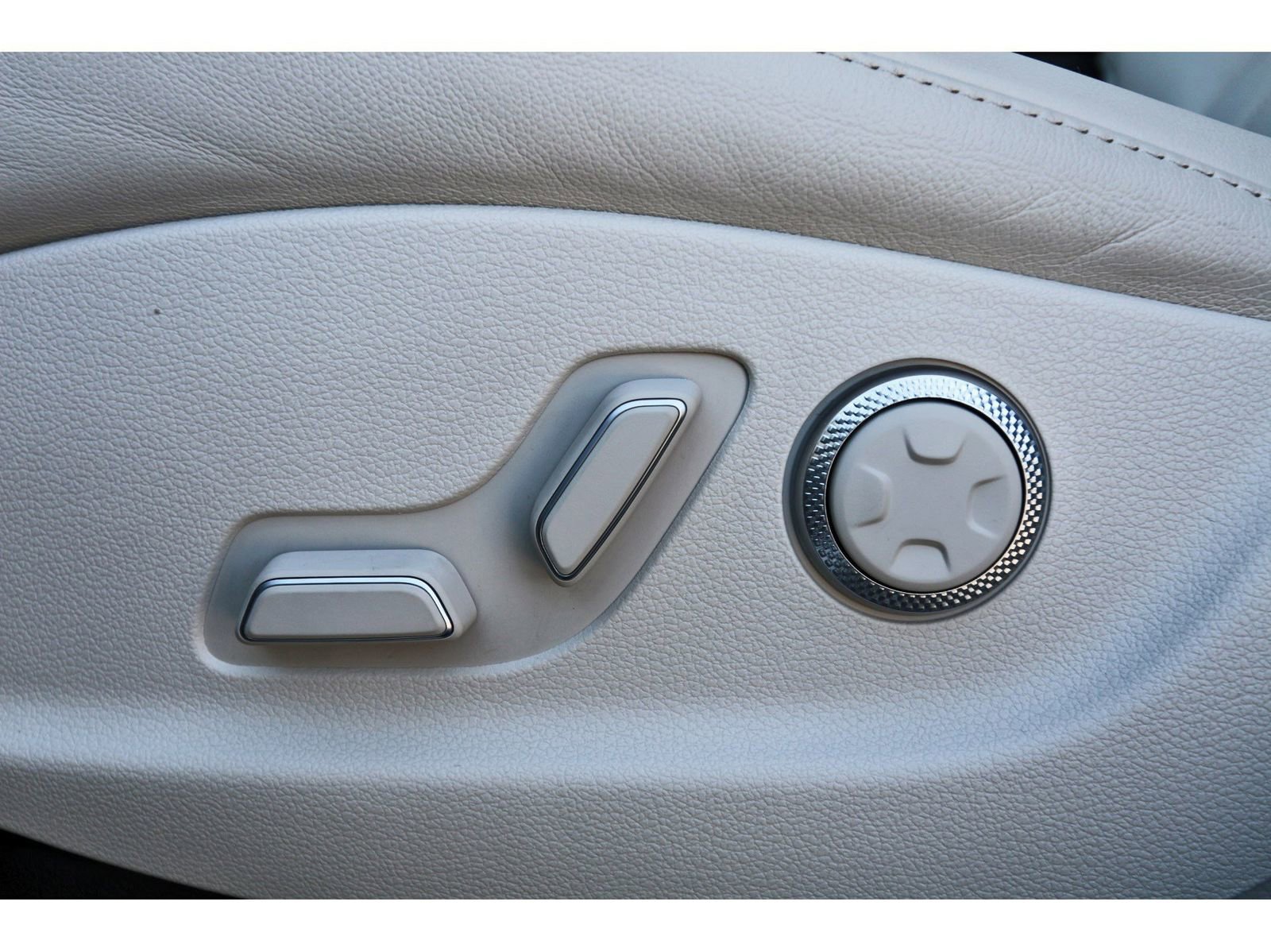 Used 2025 Genesis GV80 2.5T Advanced image 29