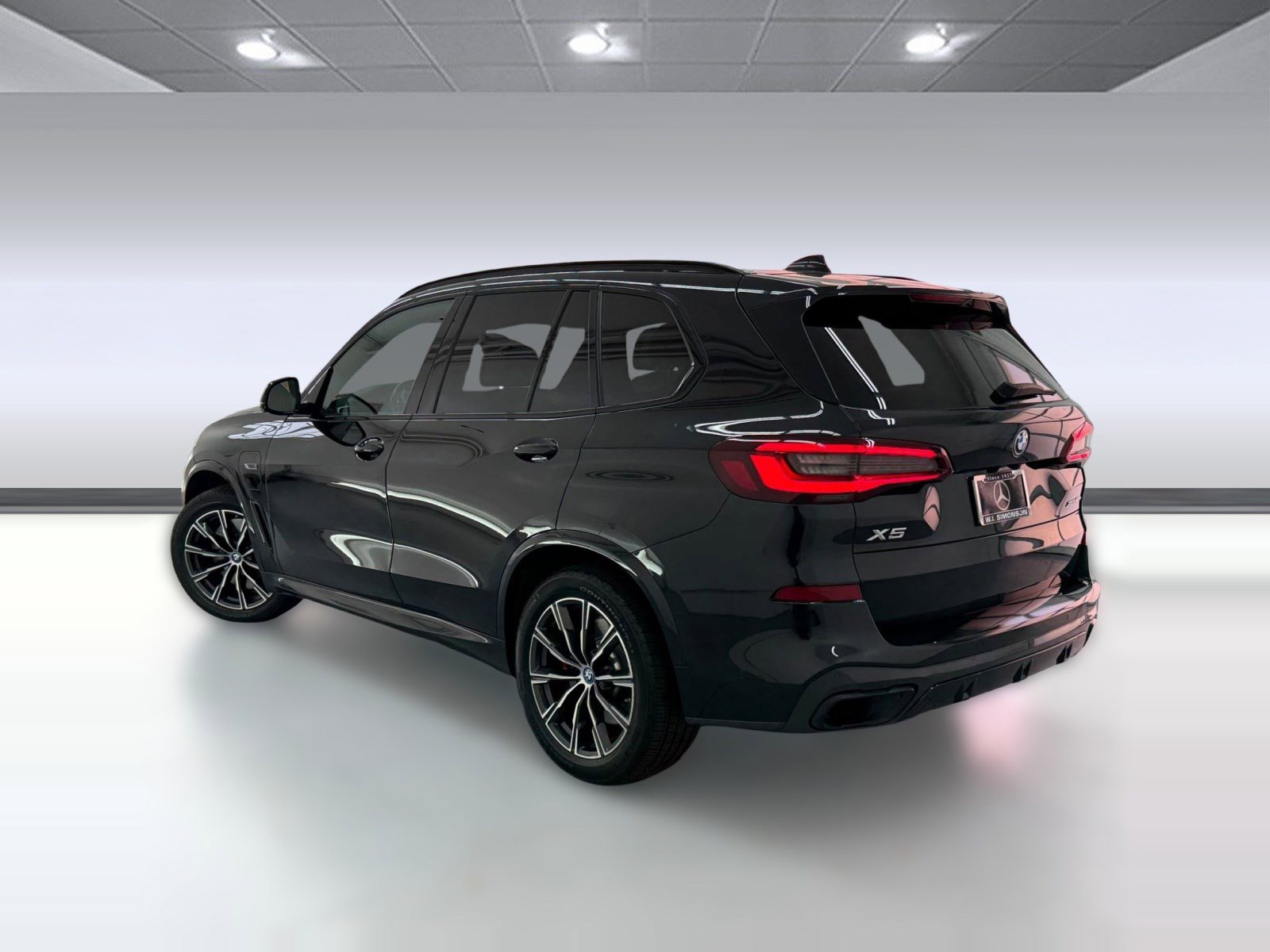 Used 2022 BMW X5 xDrive45e w/ M Sport Package AWD/4WD image 3