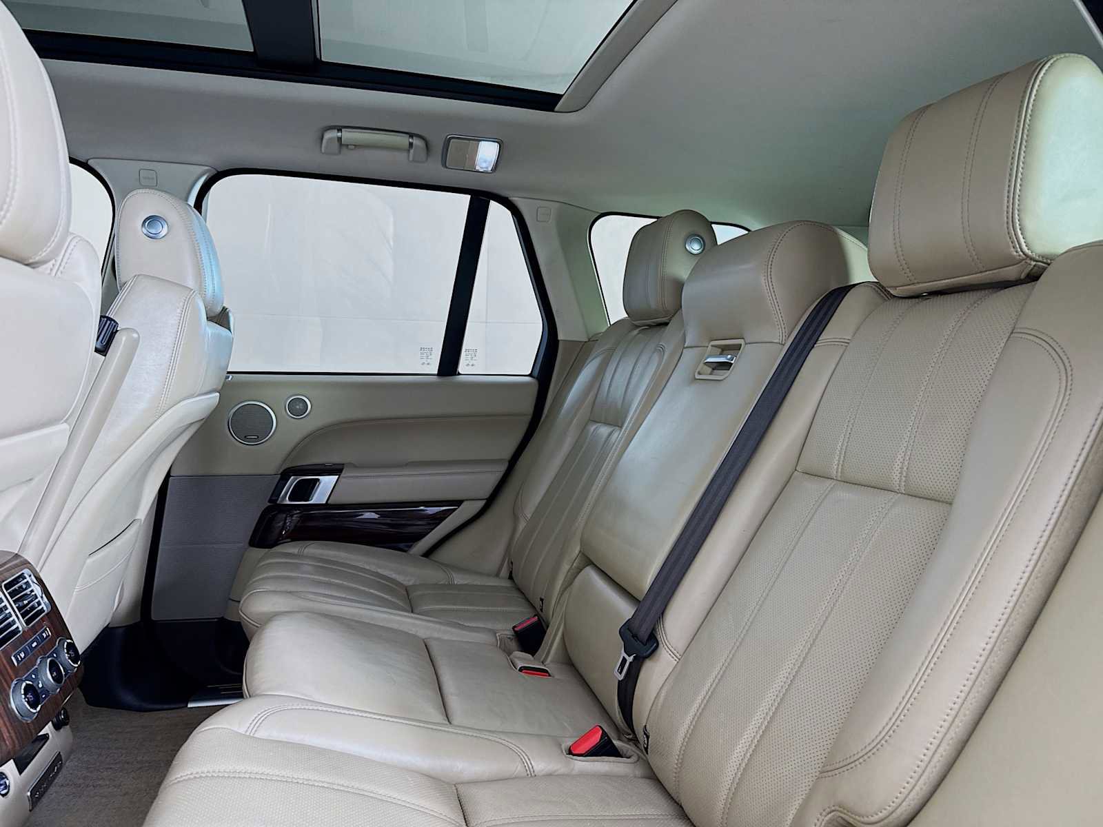 Used 2016 Land Rover Range Rover Supercharged image 21