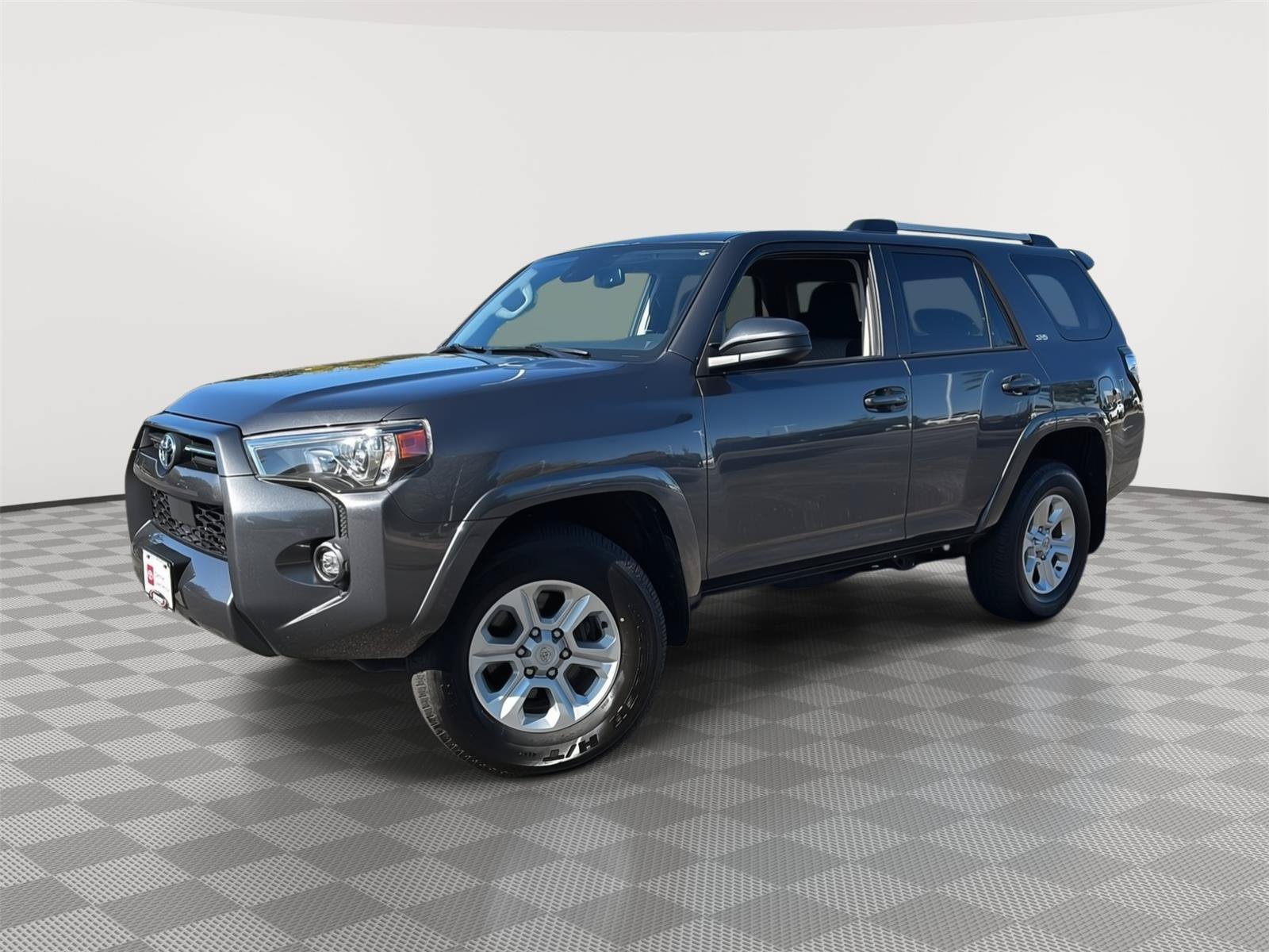 Used 2022 Toyota 4Runner SR5 AWD/4WD image 1