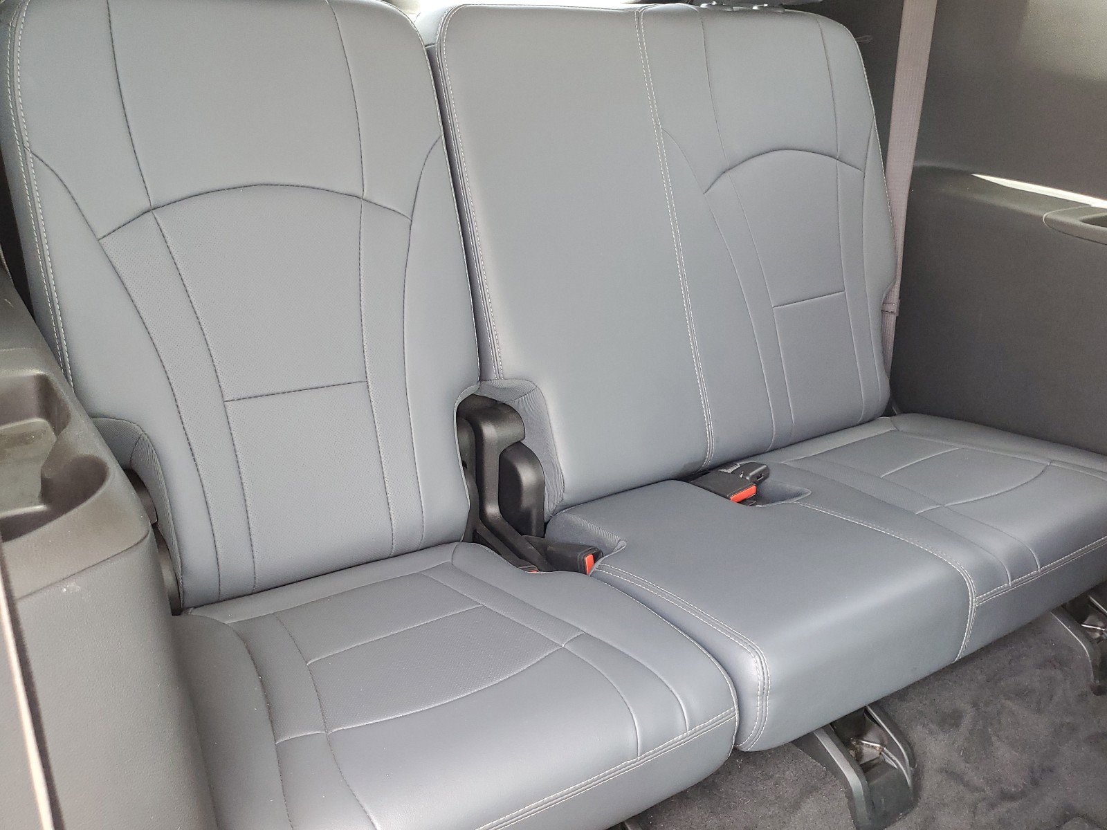 Used 2020 Buick Enclave Essence image 12