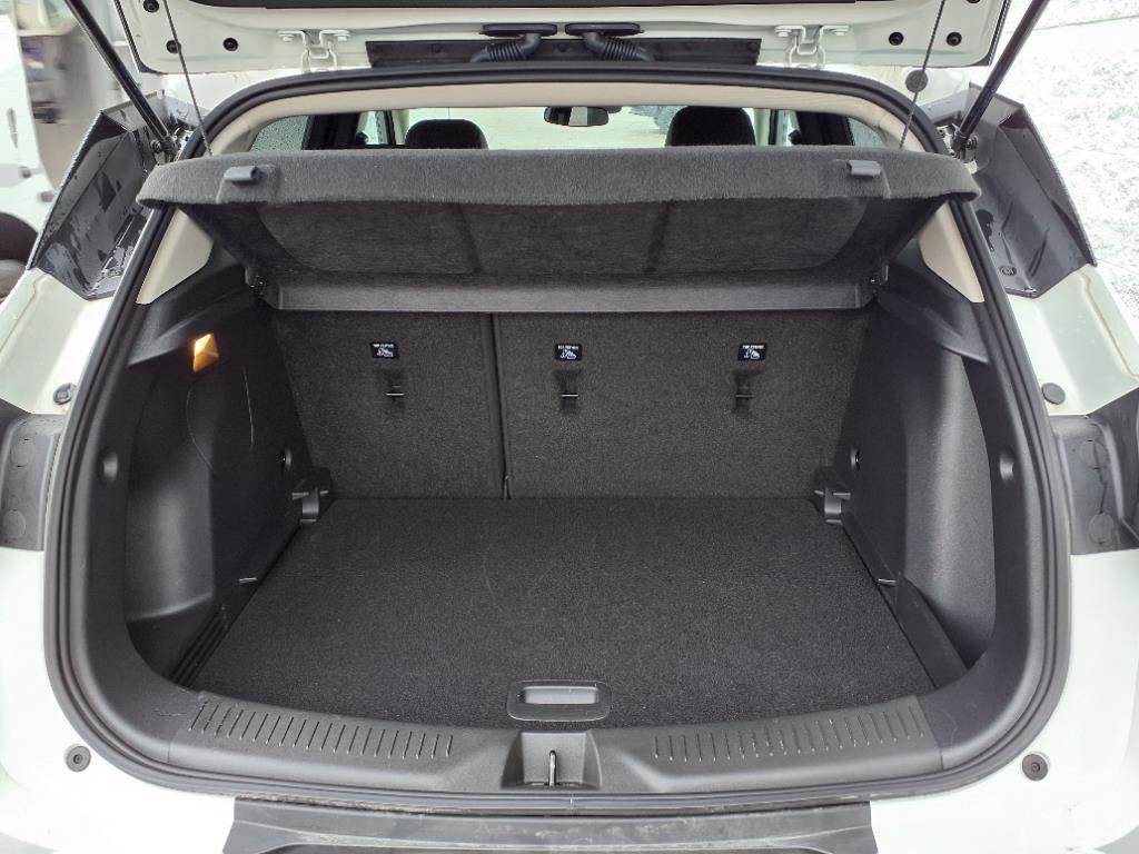 Certified 2023 Buick Encore GX Preferred w/ Cold Weather Comfort Package image 9