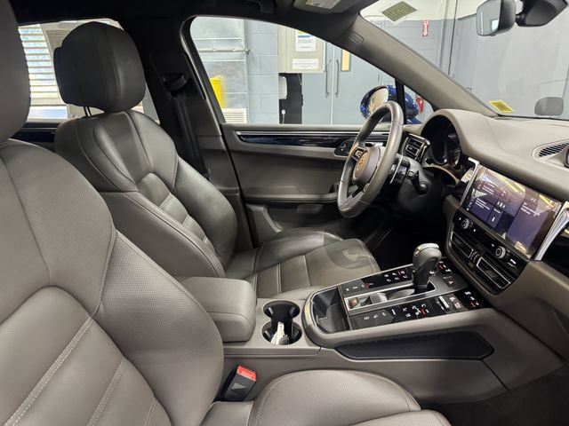 Used 2023 Porsche Macan S AWD/4WD image 31