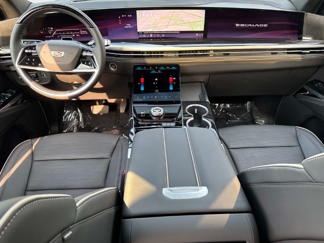 New 2026 Cadillac Escalade ESV Sport w/ LPO, Floor Liner Package AWD/4WD image 19
