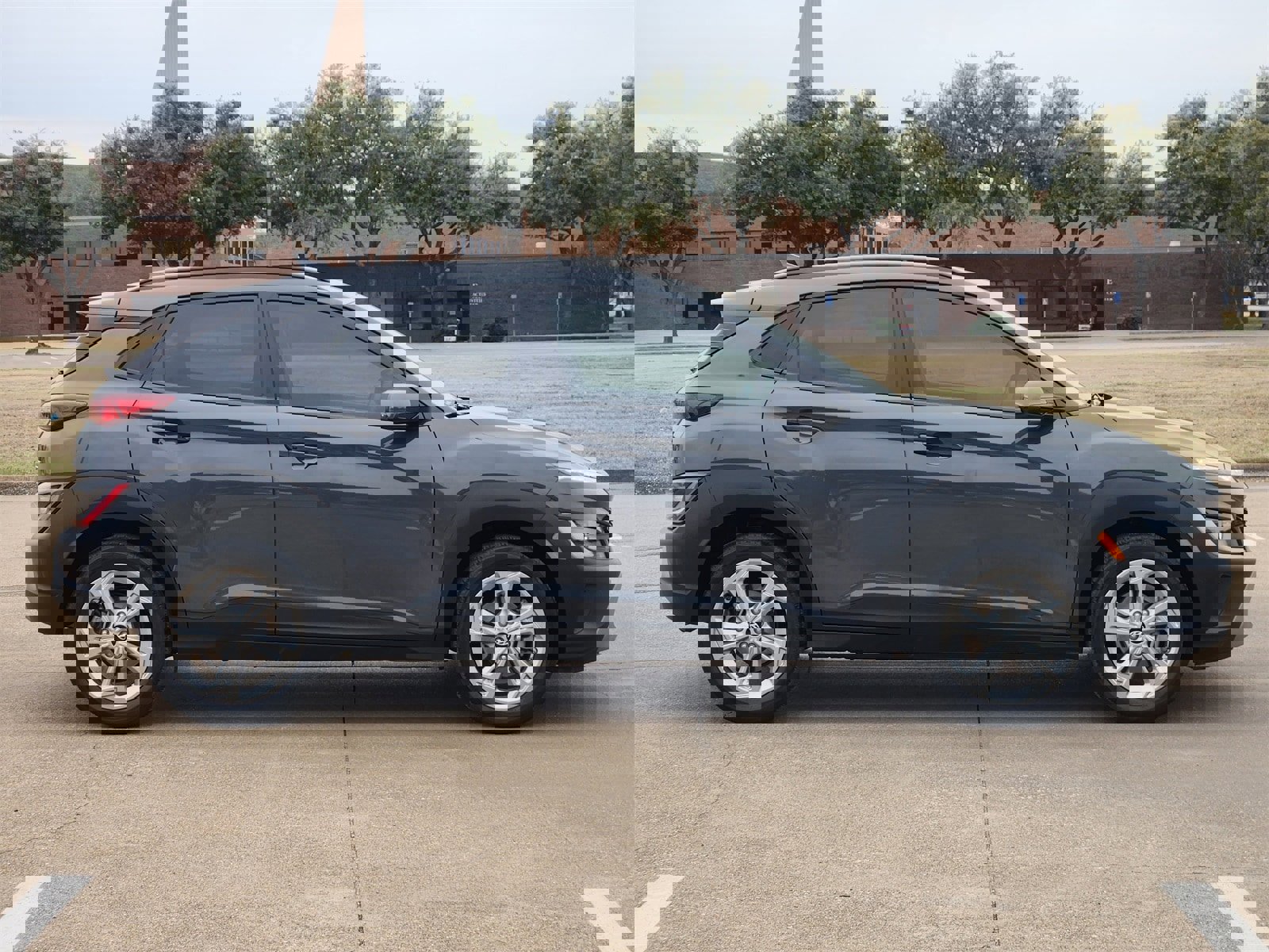 Used 2023 Hyundai Kona SEL image 5