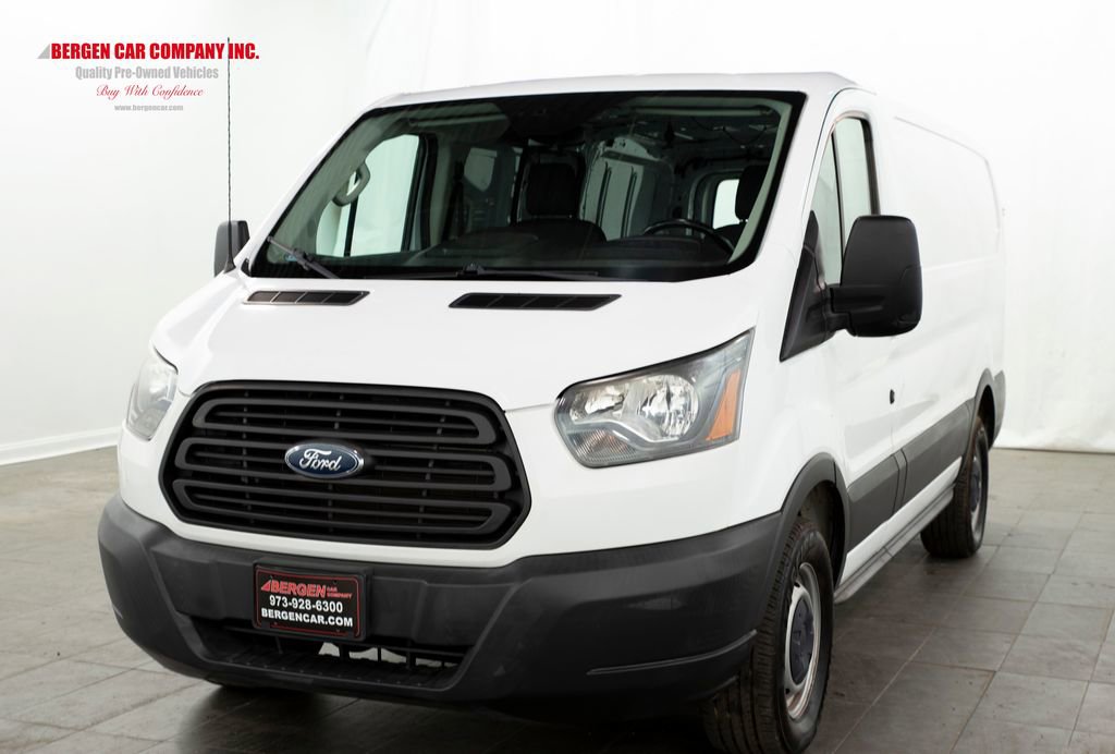 Used 2017 Ford Transit 150 130 Low Roof RWD image 4