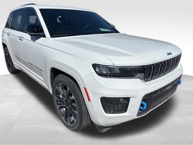 Used 2023 Jeep Grand Cherokee Overland w/ Advanced Protech Group III AWD/4WD image 8