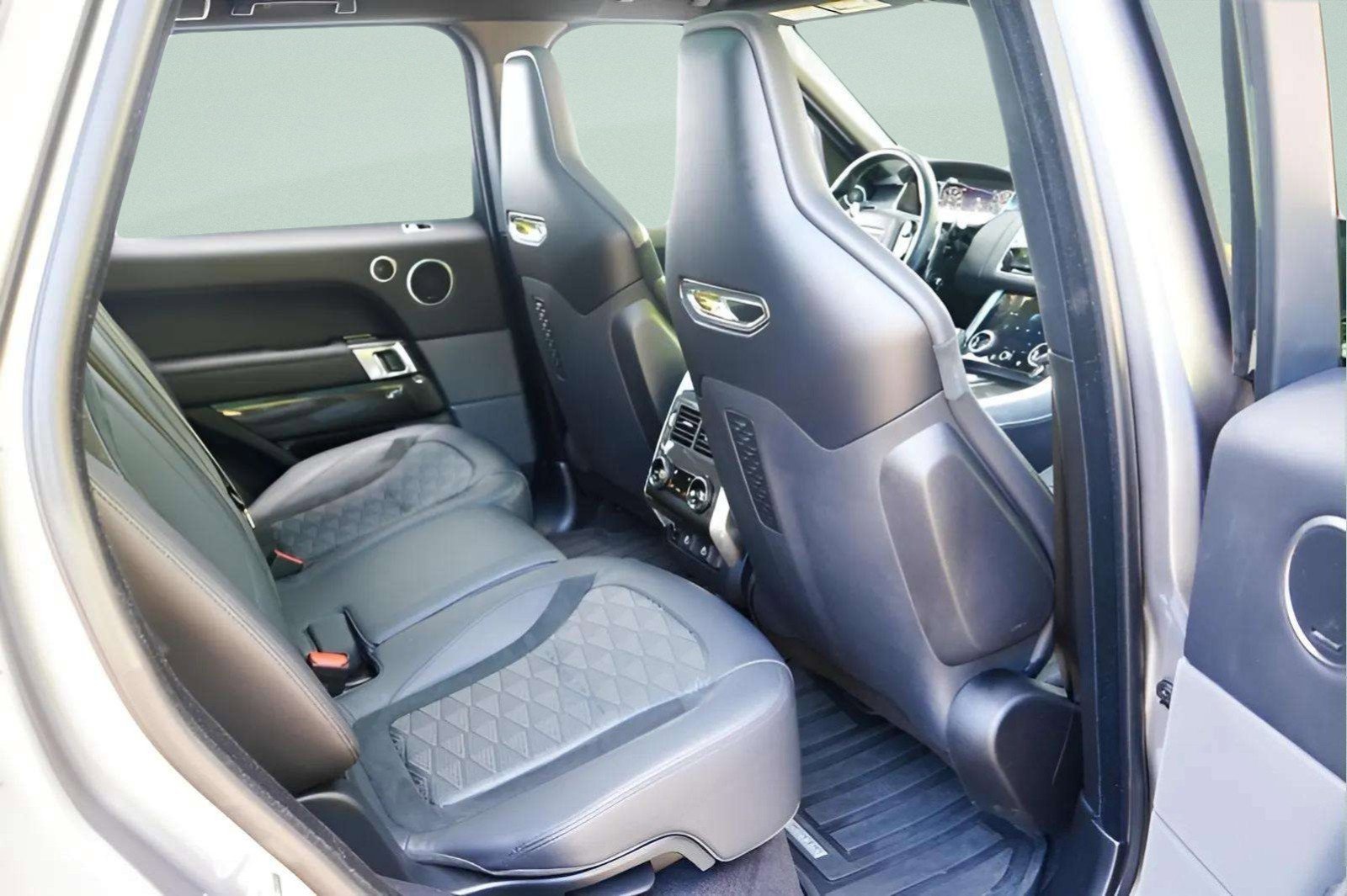 Used 2022 Land Rover Range Rover Sport SVR Carbon Edition image 41