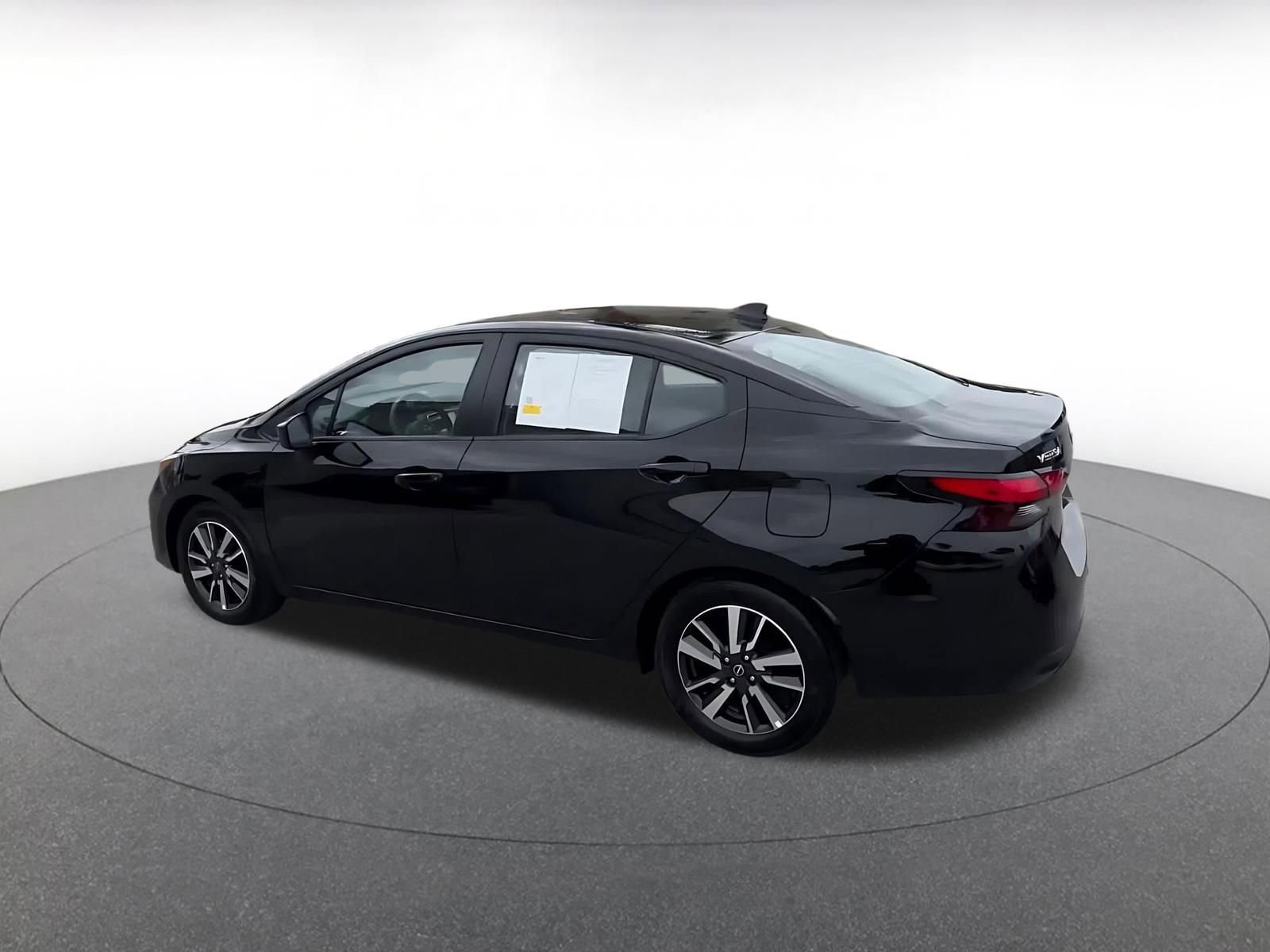 Used 2025 Nissan Versa SV FWD image 10