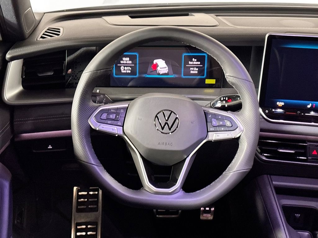 New 2025 Volkswagen Tiguan SE R-Line image 13