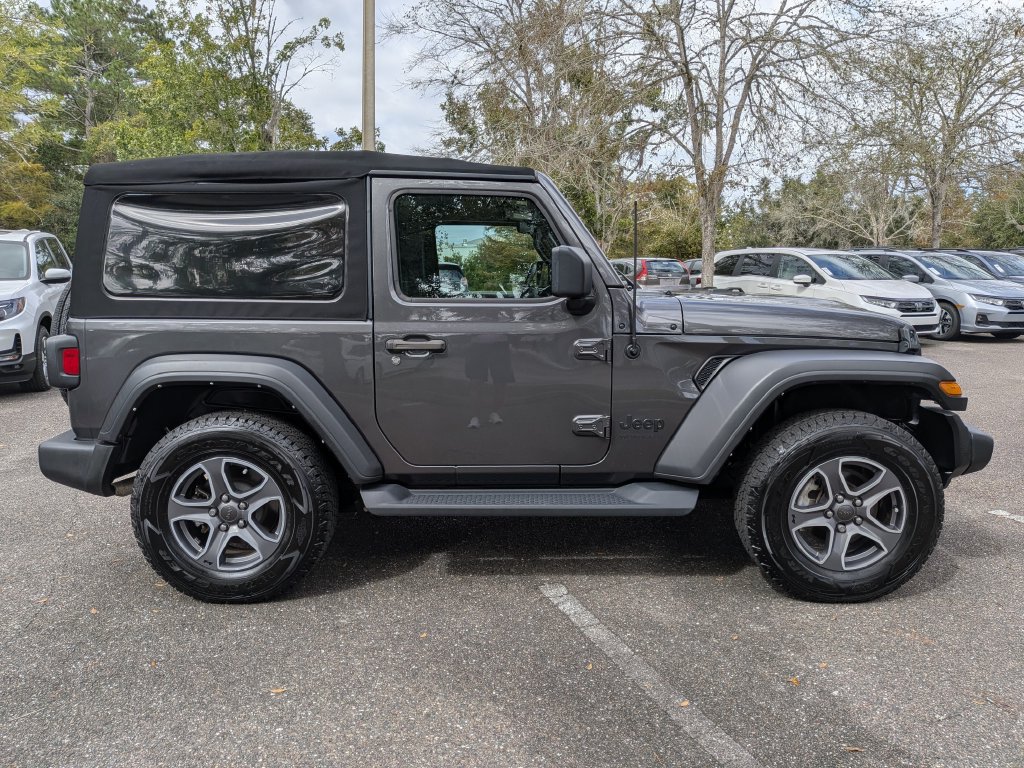 Used 2022 Jeep Wrangler Sport AWD/4WD image 3