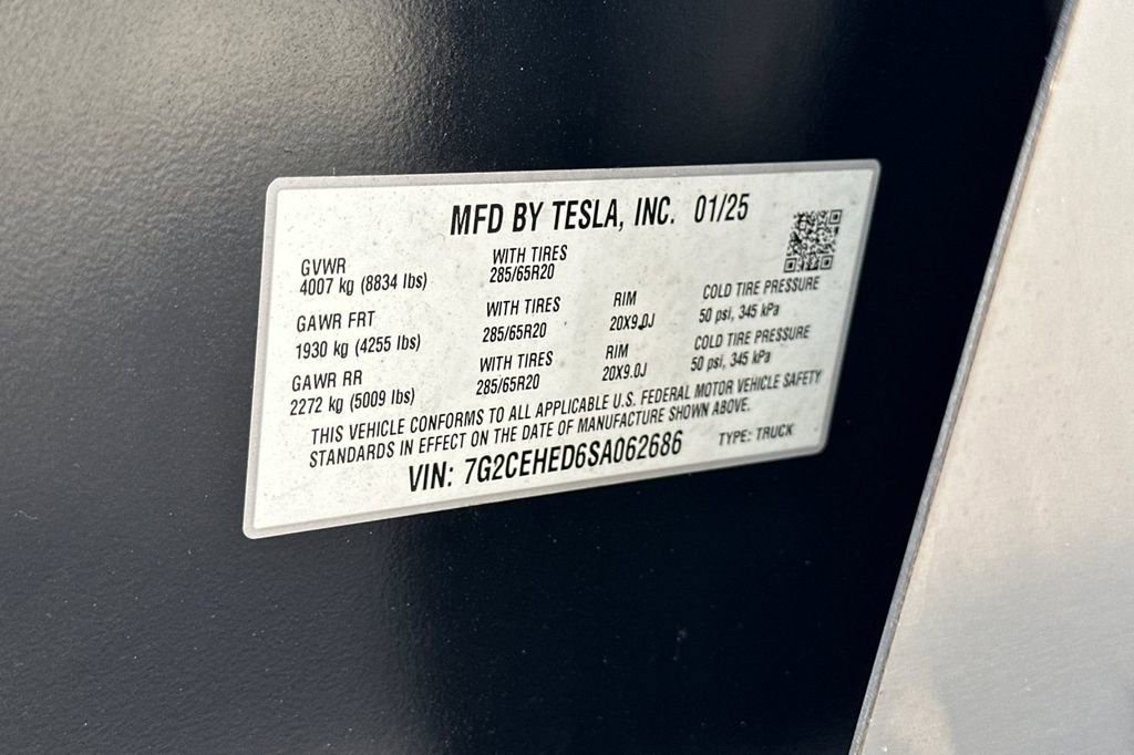 Used 2025 Tesla Cybertruck AWD Crew Cab image 30