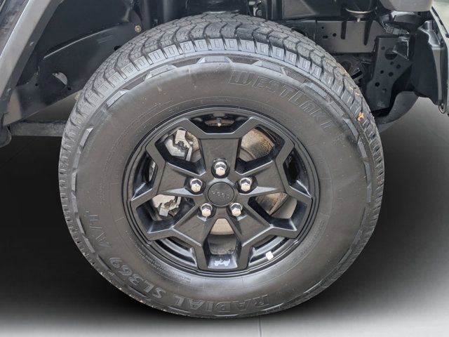 Used 2021 Jeep Gladiator Willys AWD/4WD image 9