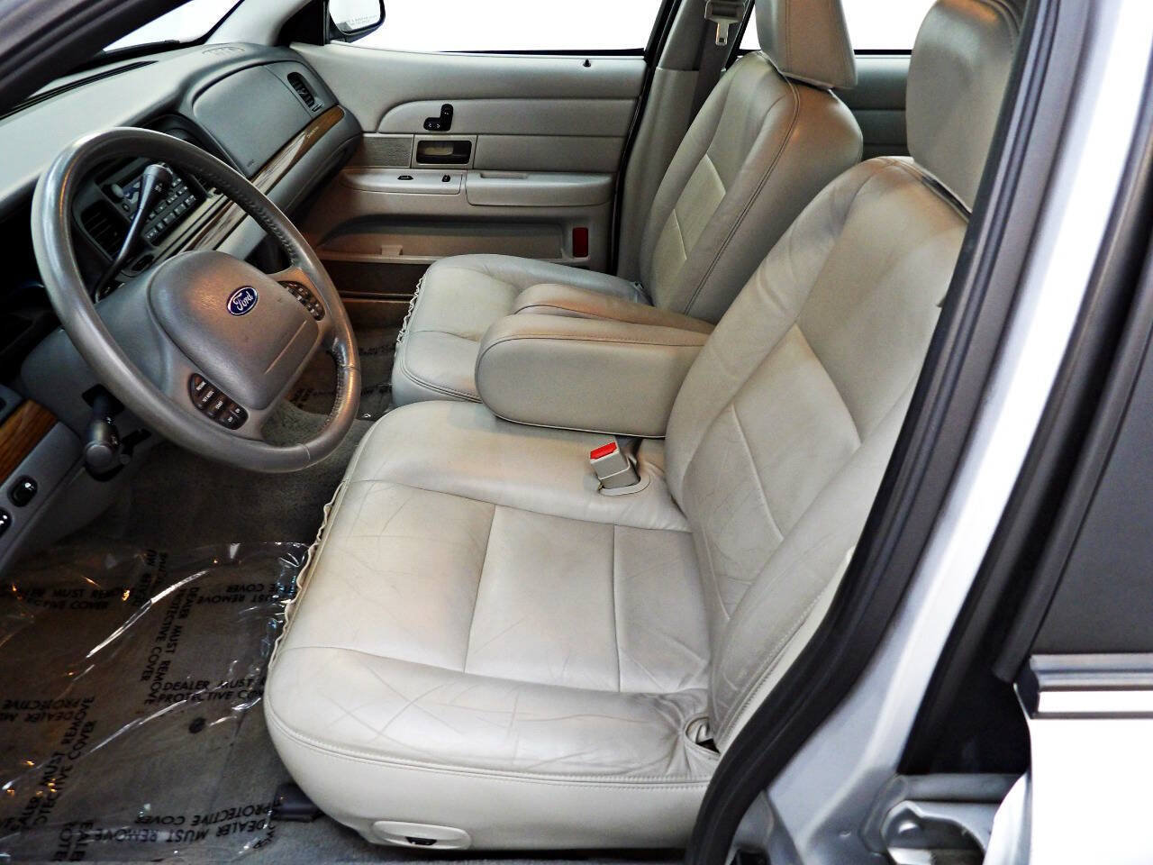 Used 2003 Ford Crown Victoria LX RWD image 8