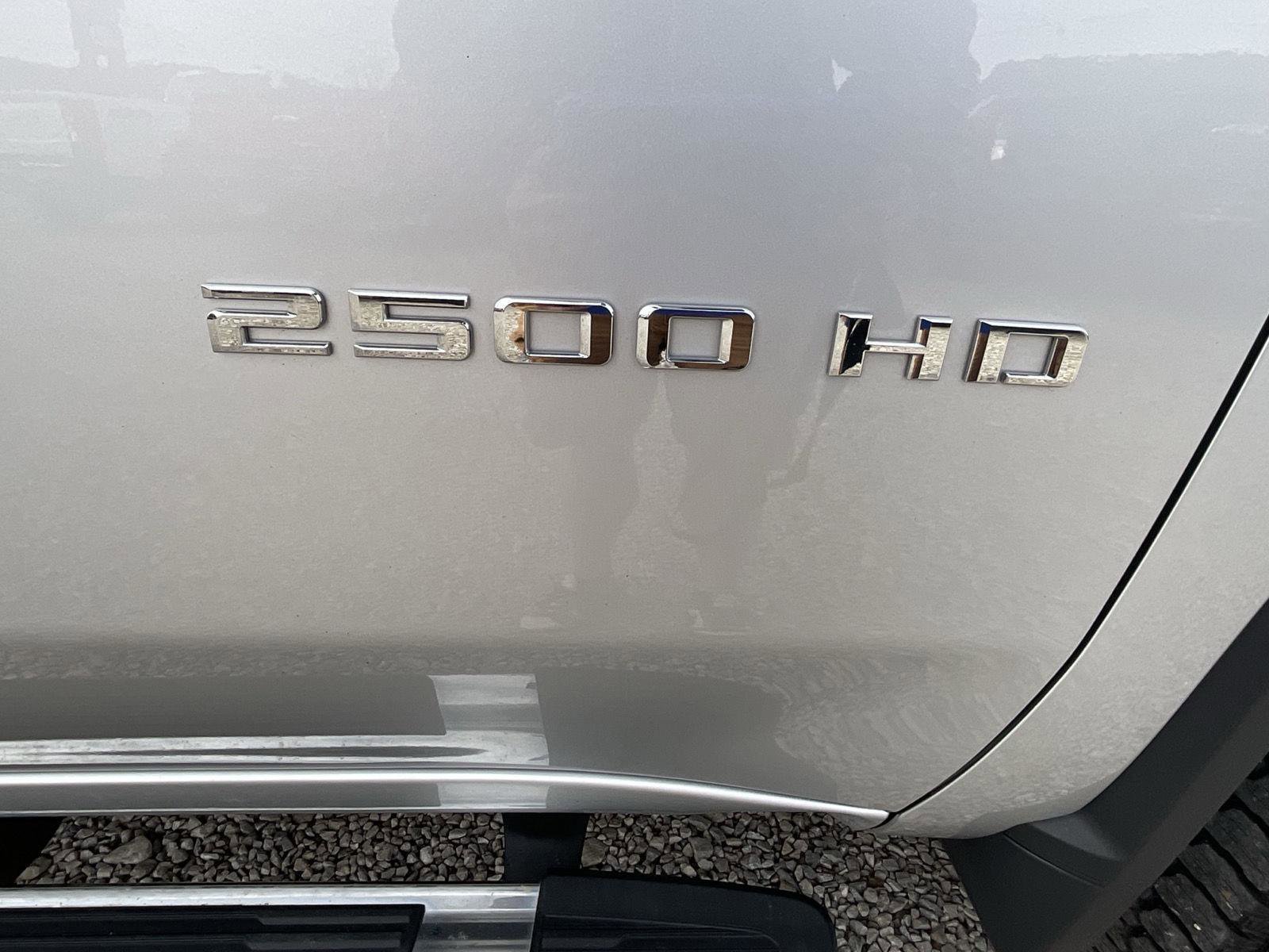 Used 2022 Chevrolet Silverado 2500 LTZ w/ LTZ Premium Package image 11