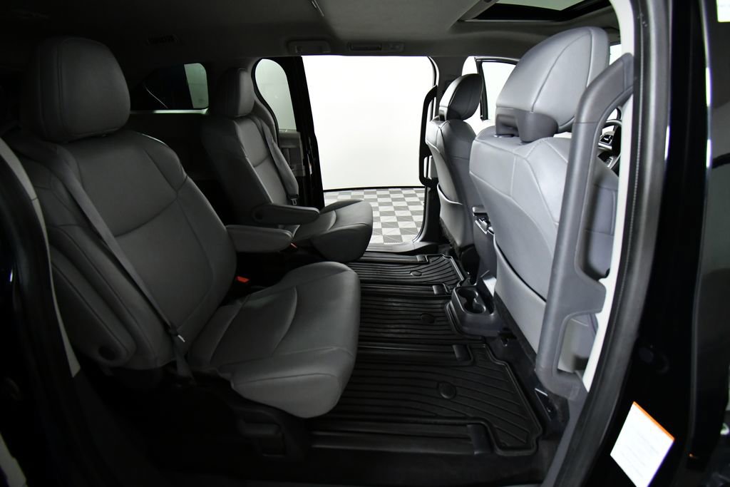 Used 2023 Toyota Sienna XLE image 23