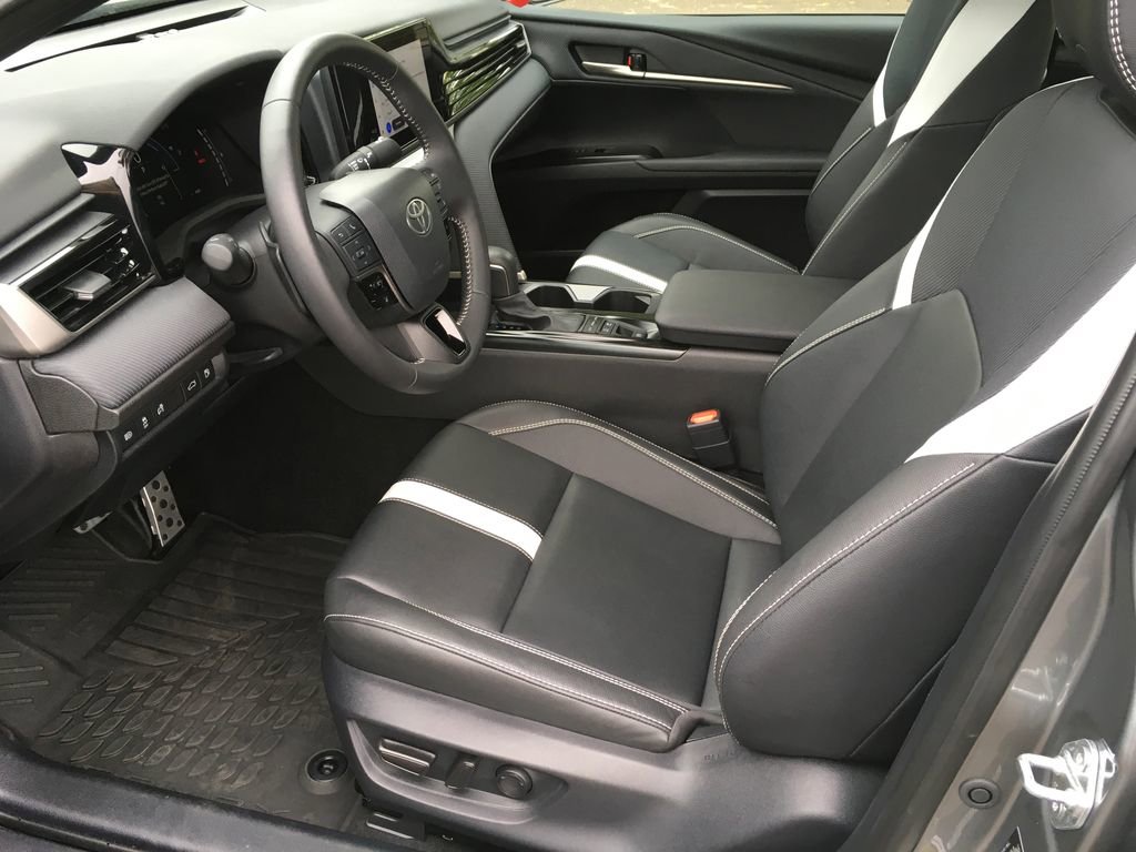 Used 2025 Toyota Camry SE AWD/4WD image 21