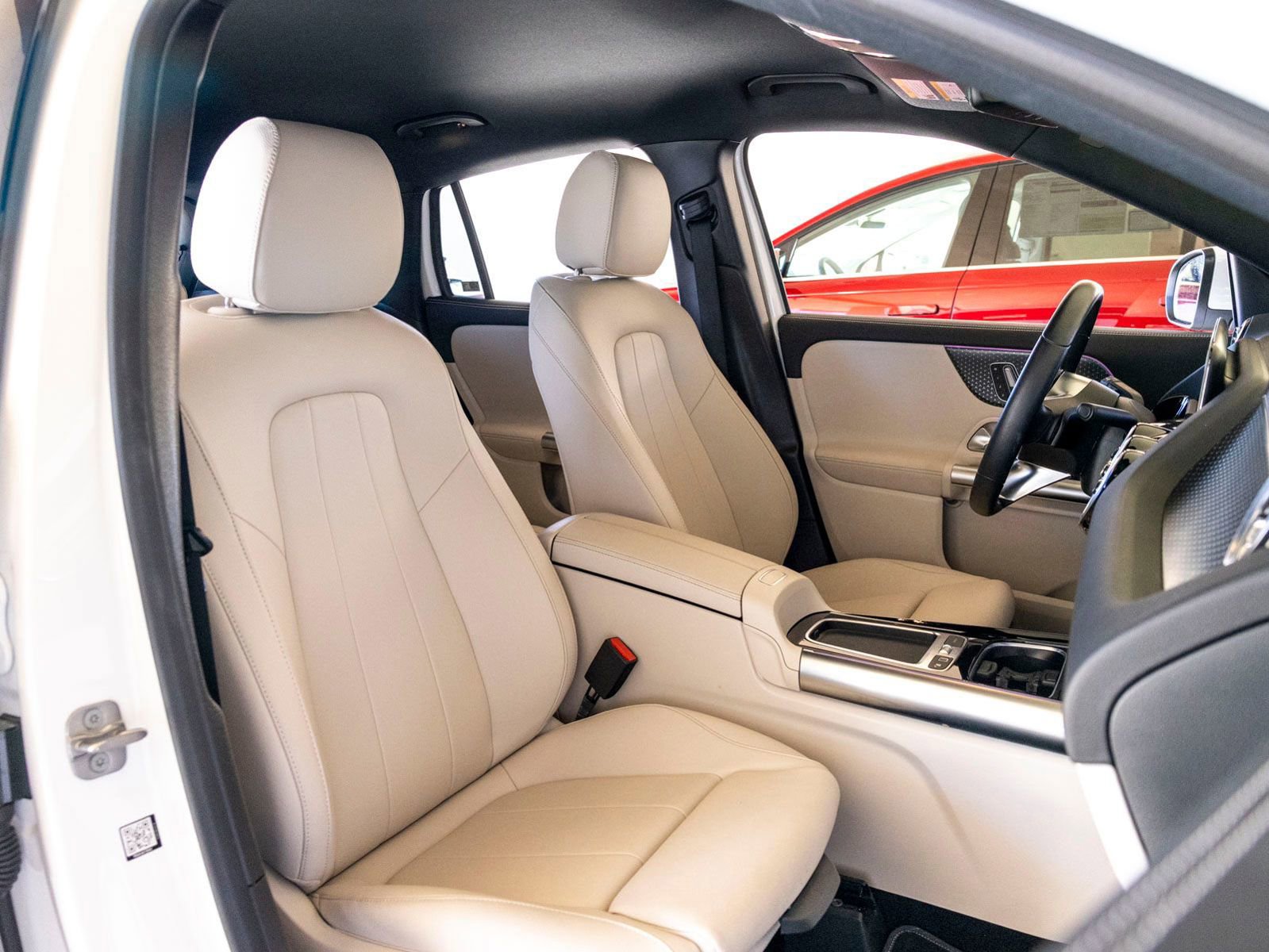 Used 2025 Mercedes-Benz GLA 250 image 24