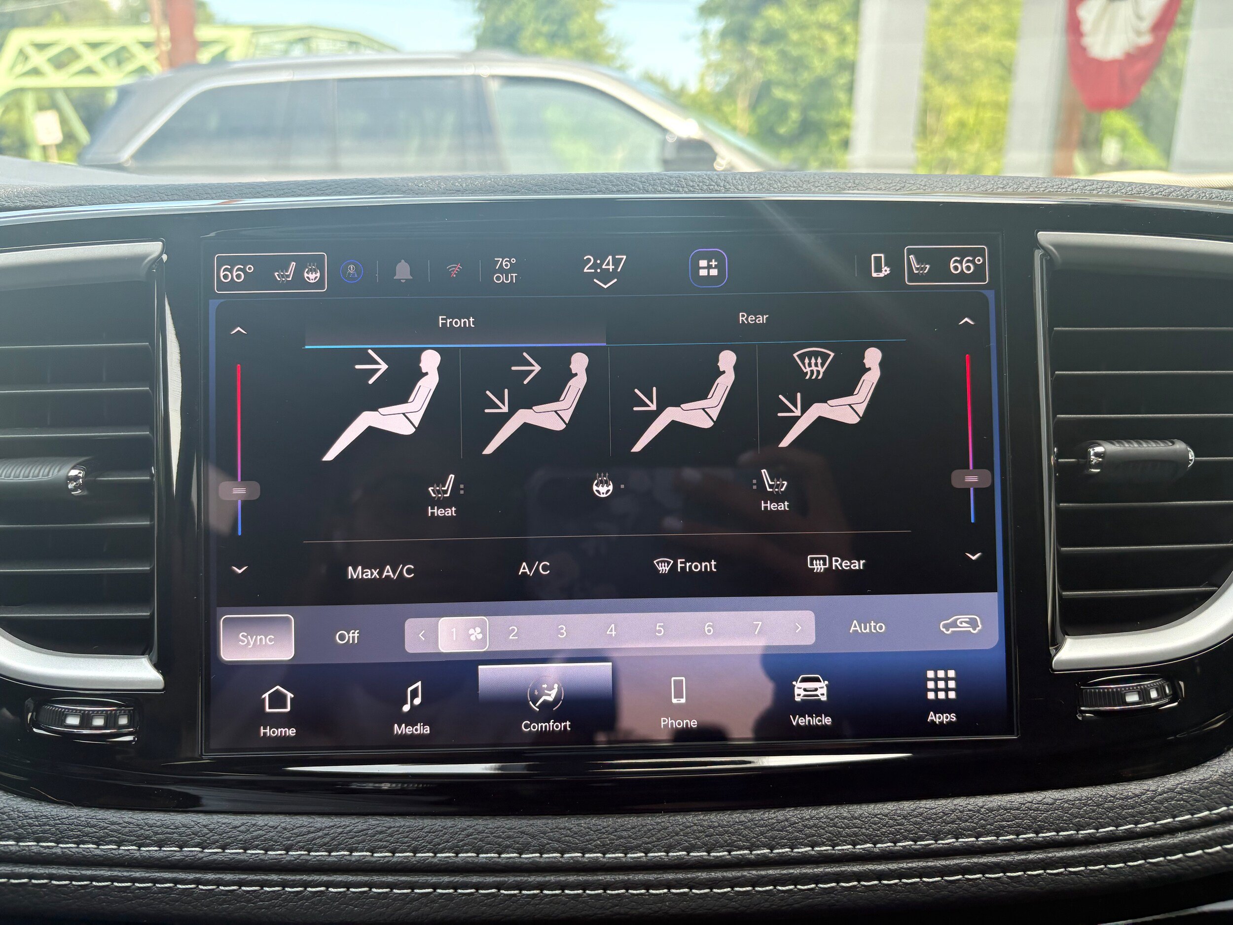 New 2027 Chrysler Pacifica Select FWD image 23
