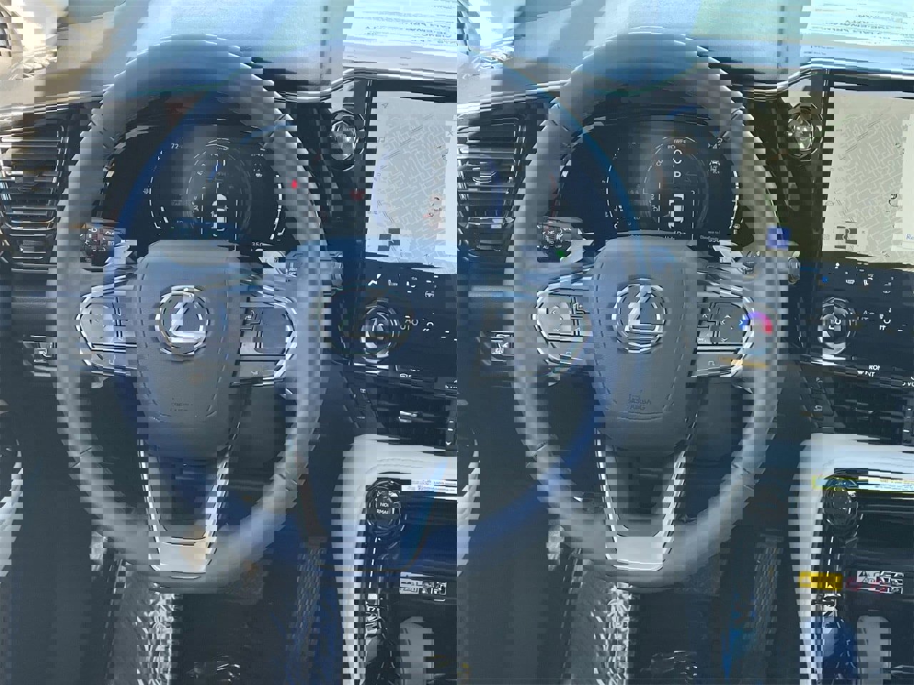 Used 2025 Lexus NX 300h AWD w/ Luxury Package image 13