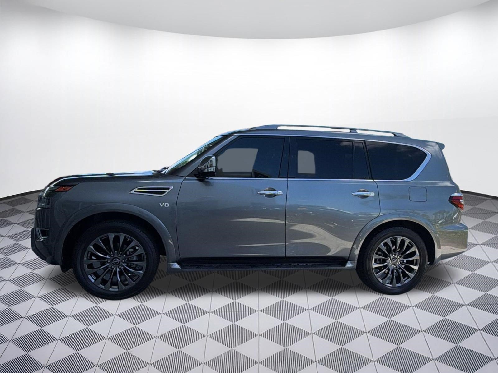 Used 2021 Nissan Armada Platinum w/ Captain's Chairs Package RWD image 2