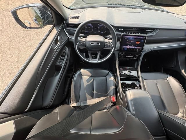 Used 2023 Jeep Grand Cherokee Limited AWD/4WD image 22