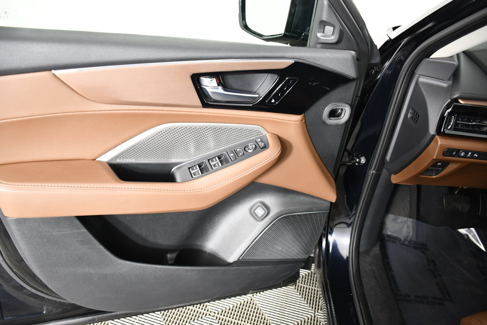 Certified 2024 Acura MDX SH-AWD w/ Technology Package image 36