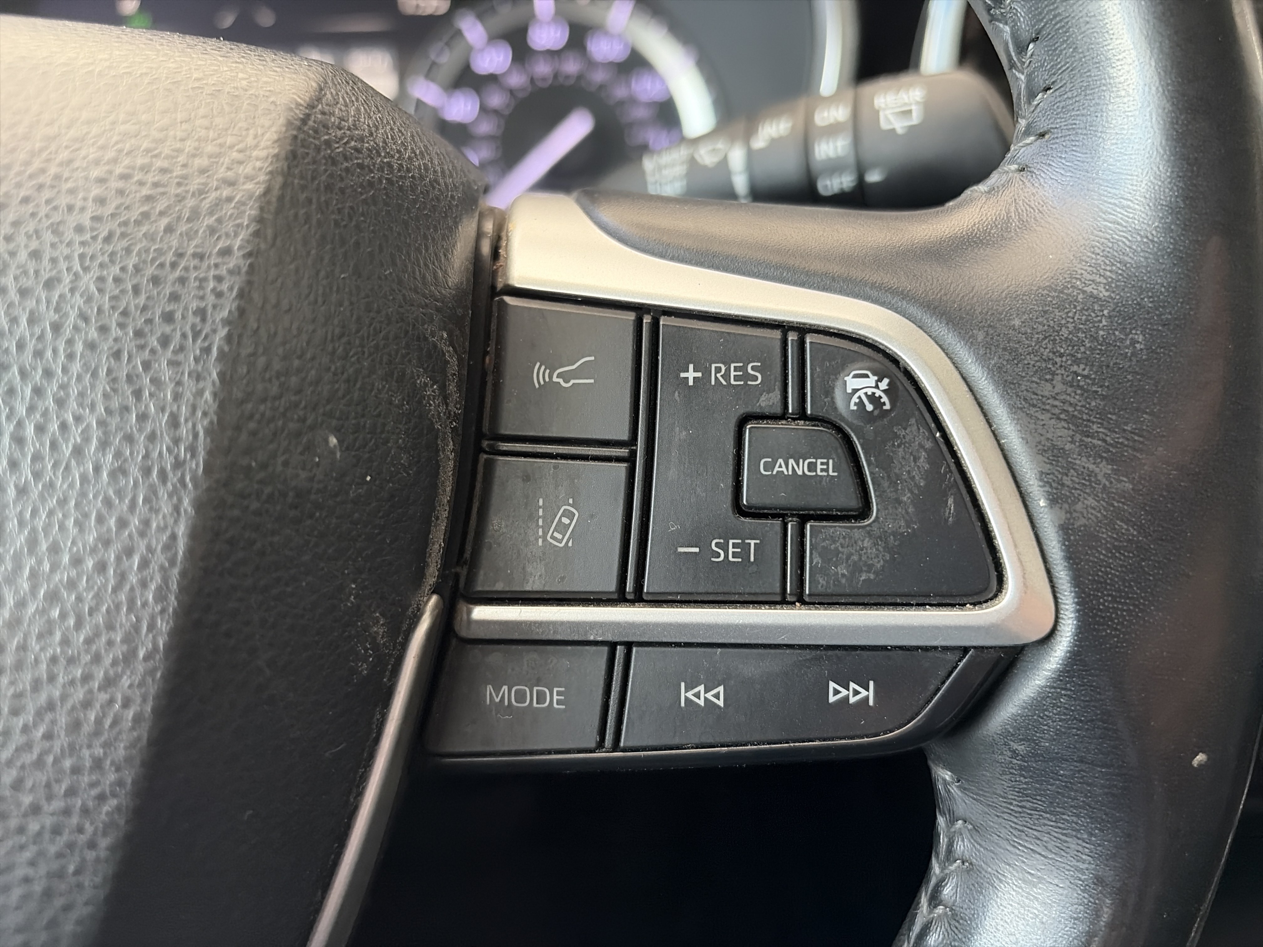 Used 2022 Toyota Highlander XLE FWD image 21