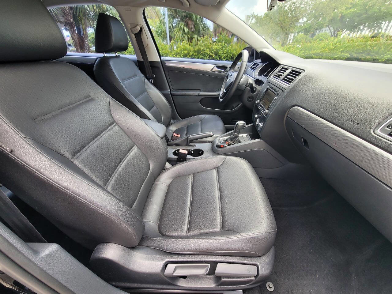 Used 2015 Volkswagen Jetta Sport image 13