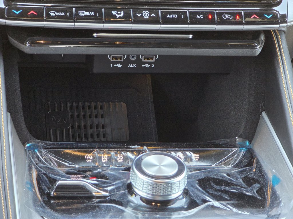 New 2026 Jeep Grand Wagoneer 4WD image 32