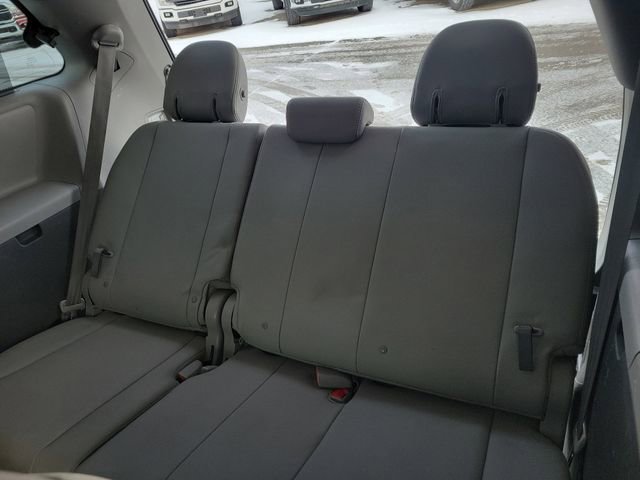 Used 2018 Toyota Sienna XLE image 23