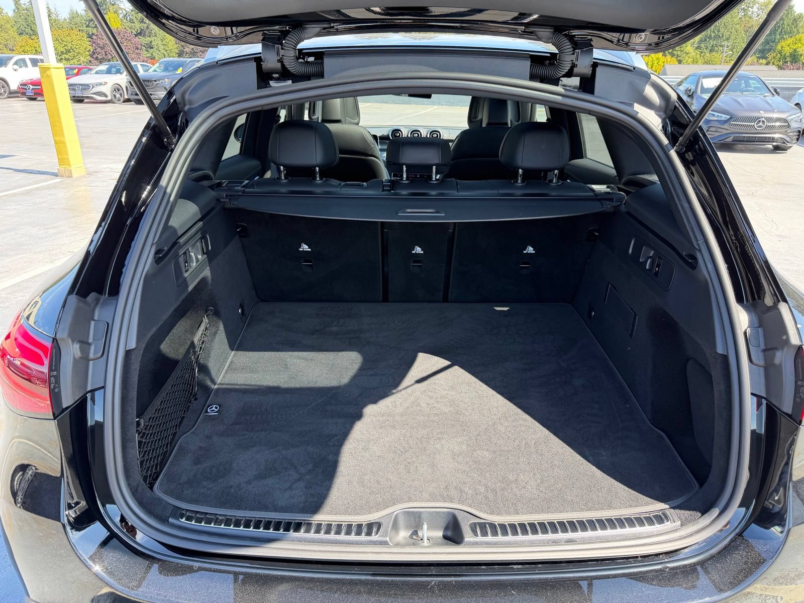 Used 2026 Mercedes-Benz GLC 300 4MATIC image 9