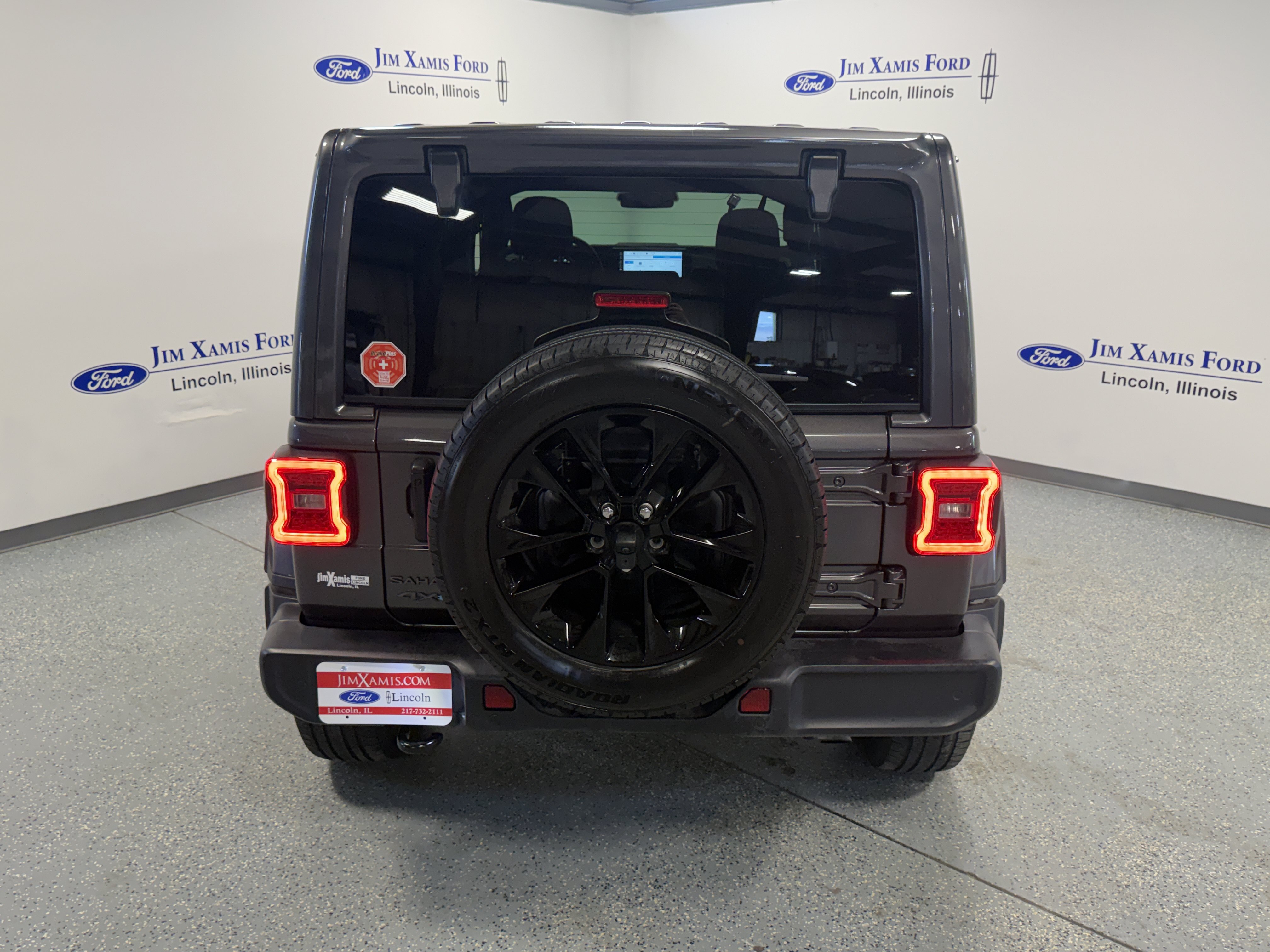 Used 2025 Jeep Wrangler Unlimited Sahara w/ Safety Group AWD/4WD image 33