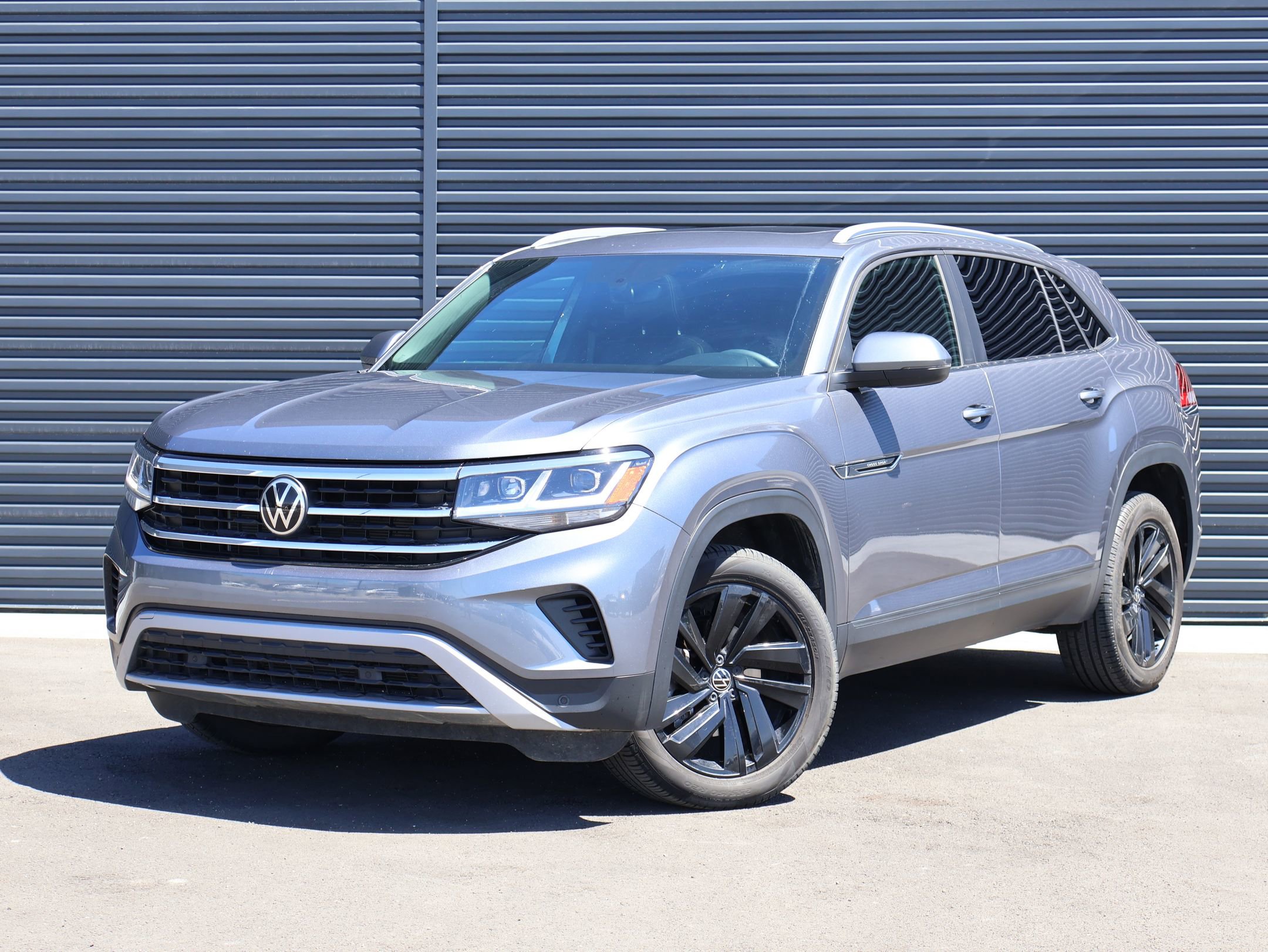 Used 2022 Volkswagen Atlas Cross Sport SE w/ Panoramic Sunroof Package AWD/4WD image 1